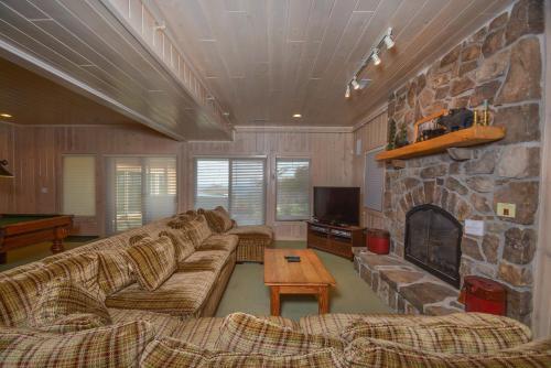Steden Court Eight-bedroom Holiday Home