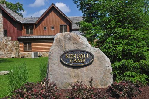 Baraboo Lodge Four-bedroom Holiday Home