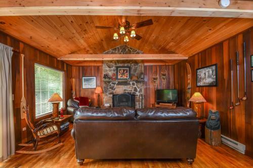 Cherry Cove Cottage Two-bedroom Holiday Home