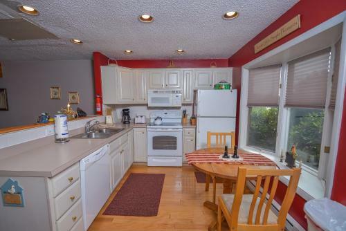 Deep Creek Village #23 Three-bedroom Holiday Home
