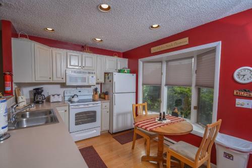 Deep Creek Village #23 Three-bedroom Holiday Home