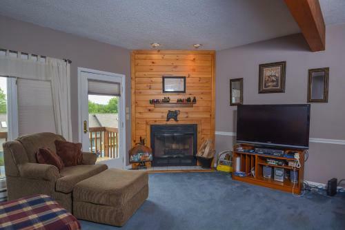 Deep Creek Village #23 Three-bedroom Holiday Home