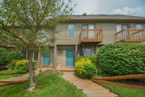 Deep Creek Village #23 Three-bedroom Holiday Home