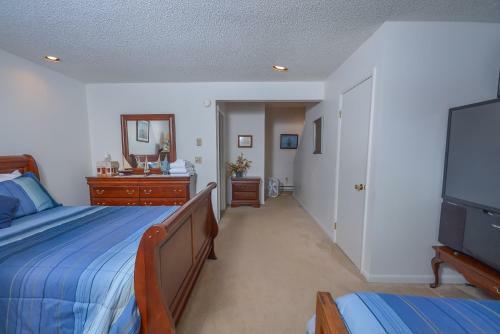 Deep Creek Village #23 Three-bedroom Holiday Home