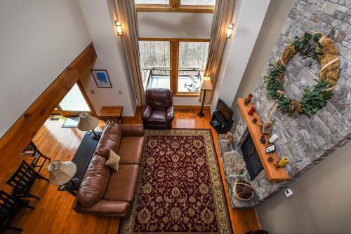 Hawk Mountain Five-bedroom Holiday Home