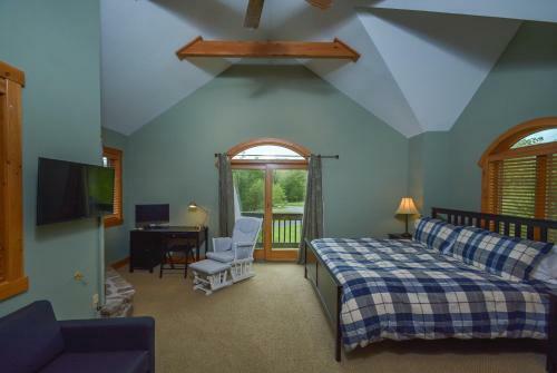Coppertop Lodge Four-bedroom Holiday Home