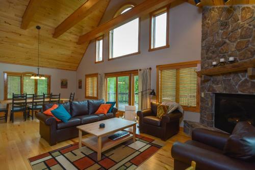 Coppertop Lodge Four-bedroom Holiday Home