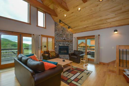 Coppertop Lodge Four-bedroom Holiday Home