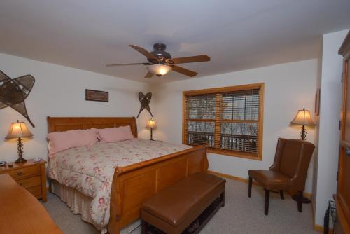 Sparky's Lodge Four-bedroom Holiday Home