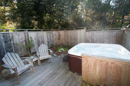 Redwood Cottage