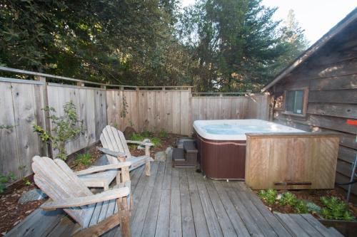 Redwood Cottage