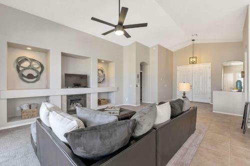E Mesa House Sterling Dr