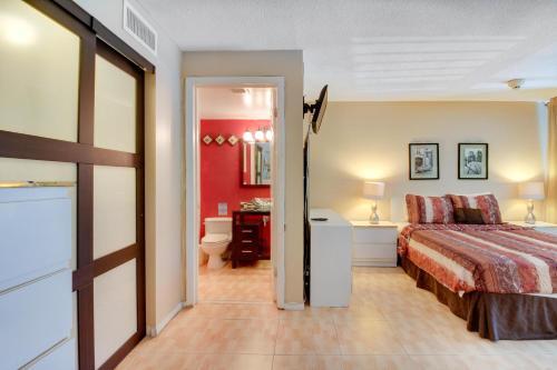 Castle Beach: Sail Away Suite