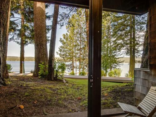 Timberlake Lakefront Studio