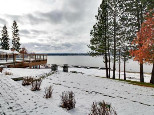 Timberlake Lakefront Studio