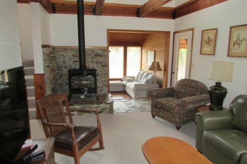 Cabin In The Pines