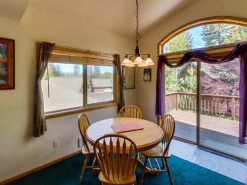 Cottage Court Condo
