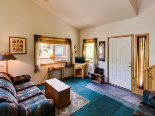 Cottage Court Condo