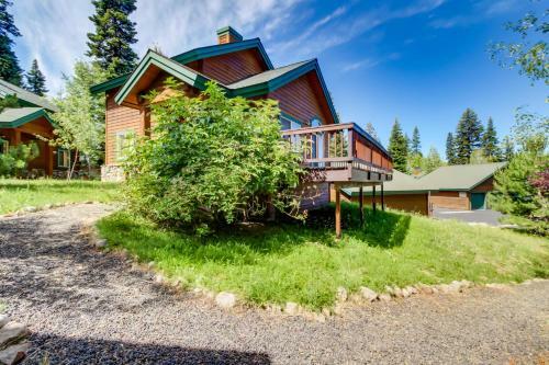 Cottage Court Condo