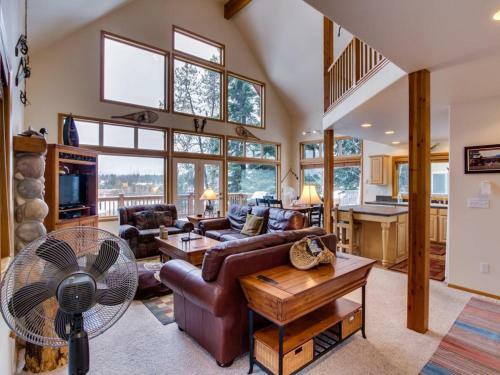 Cedar Lane Golf Course Home