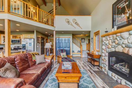 Cedar Lane Golf Course Home