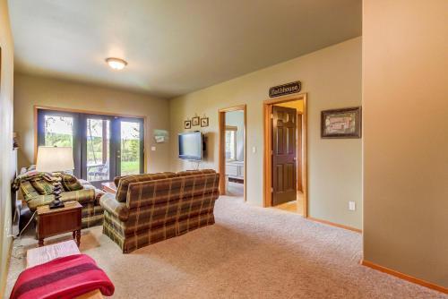Cedar Lane Golf Course Home