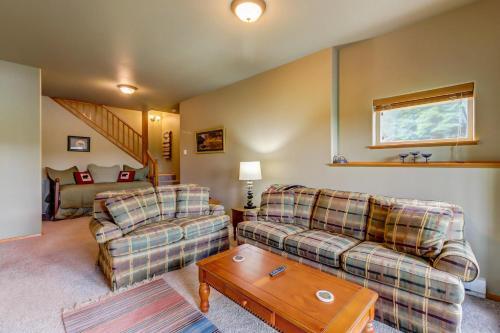 Cedar Lane Golf Course Home