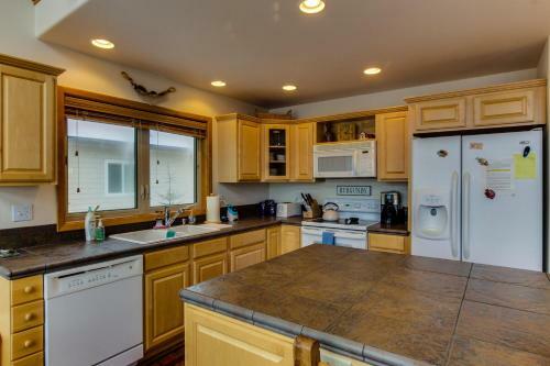 Cedar Lane Golf Course Home