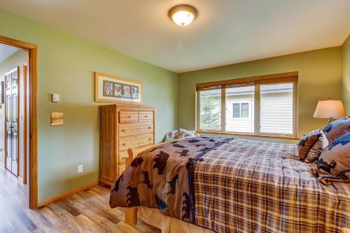Cedar Lane Golf Course Home
