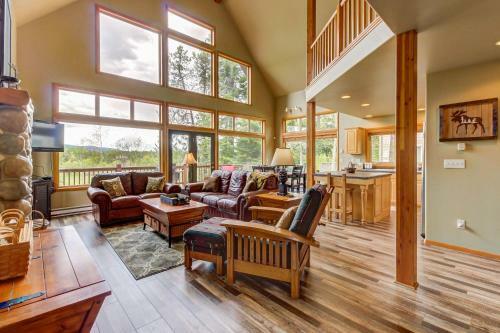 Cedar Lane Golf Course Home