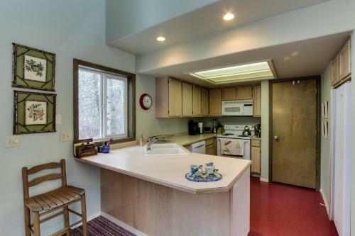 Toney Family Legacy With Payette Lake Access