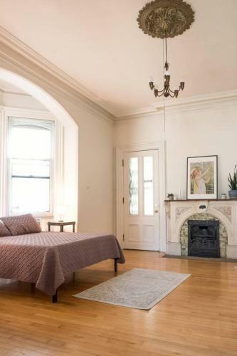 North Cass Street One Bedroom Apartment