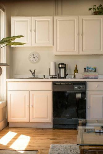 North Cass Street One Bedroom Apartment