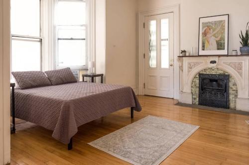 North Cass Street One Bedroom Apartment