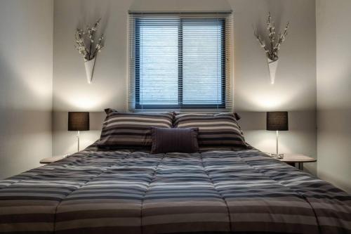 North Farwell Apartment