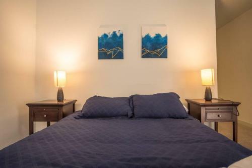 Two Bedroom Apartment - Historic Building Near Riverwalk
