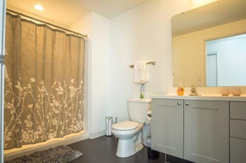 Two Bedroom Apartment - Historic Building Near Riverwalk