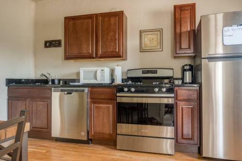 East Kenilworth Place One Bedroom Apartment