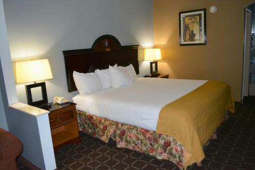 Hotel Baymont By Wyndham Mobile/tillmans Corner