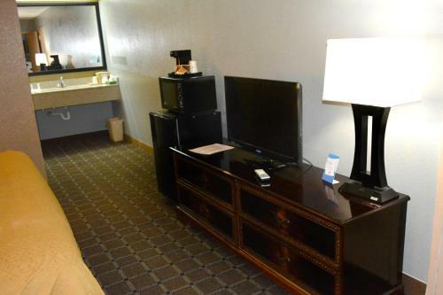 Hotel Baymont By Wyndham Mobile/tillmans Corner