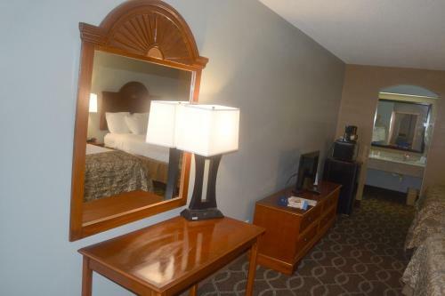 Hotel Baymont By Wyndham Mobile/tillmans Corner