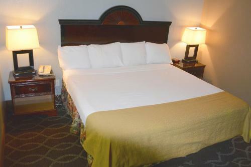 Hotel Baymont By Wyndham Mobile/tillmans Corner