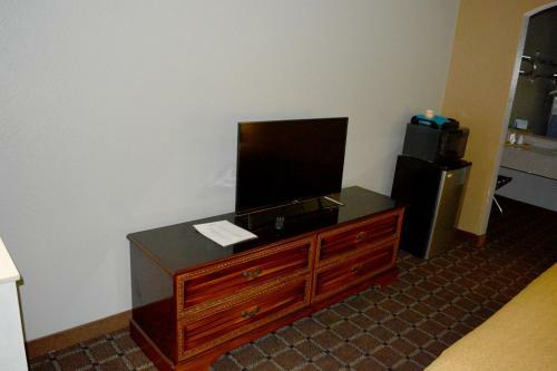 Hotel Baymont By Wyndham Mobile/tillmans Corner
