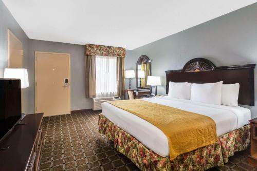 Hotel Baymont By Wyndham Mobile/tillmans Corner