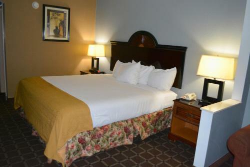 Hotel Baymont By Wyndham Mobile/tillmans Corner