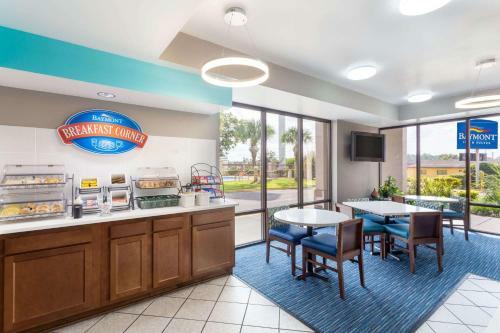 Hotel Baymont By Wyndham Mobile/tillmans Corner
