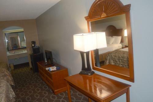Hotel Baymont By Wyndham Mobile/tillmans Corner