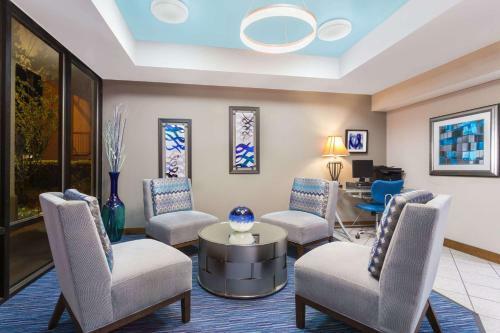 Hotel Baymont By Wyndham Mobile/tillmans Corner