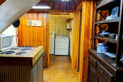 Jacob's Roost -wooded Privacy On 7.5 Acres