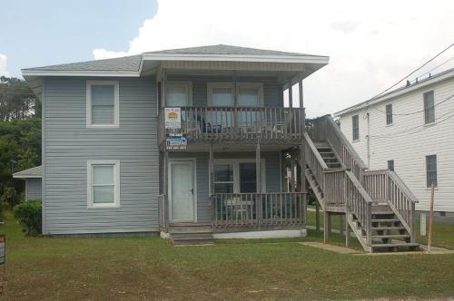 2113-2 Beach Buddies, Up Home